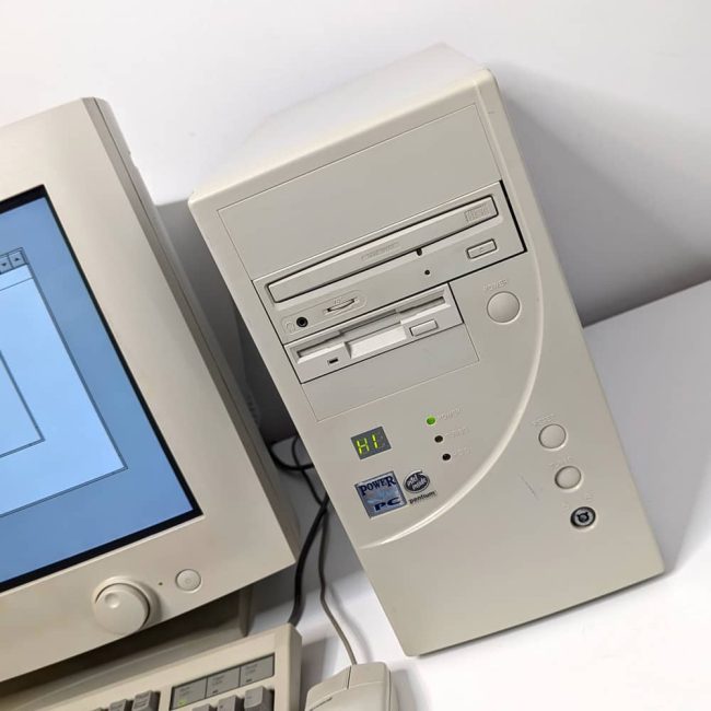 Computer Windows Prop PowerPC Computer Windows 3.11 - Retro Props