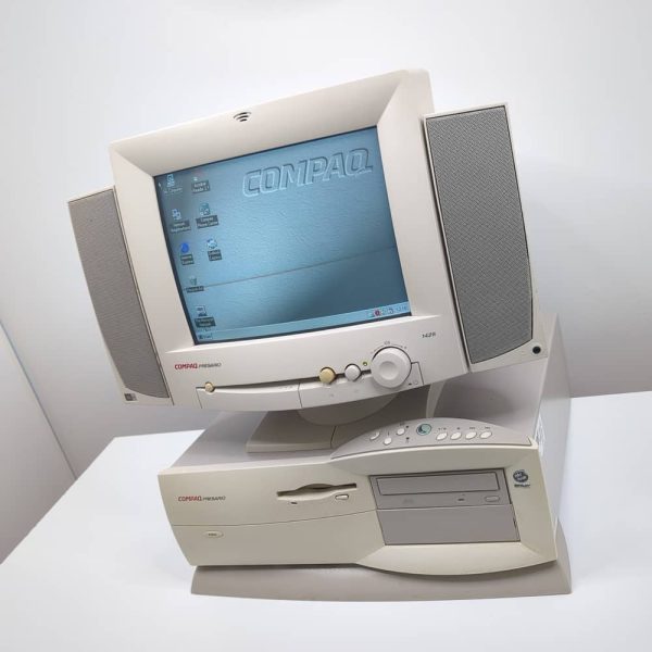 Compaq Computer 1996 Compaq Presario 4160 Windows 95 - Retro Props