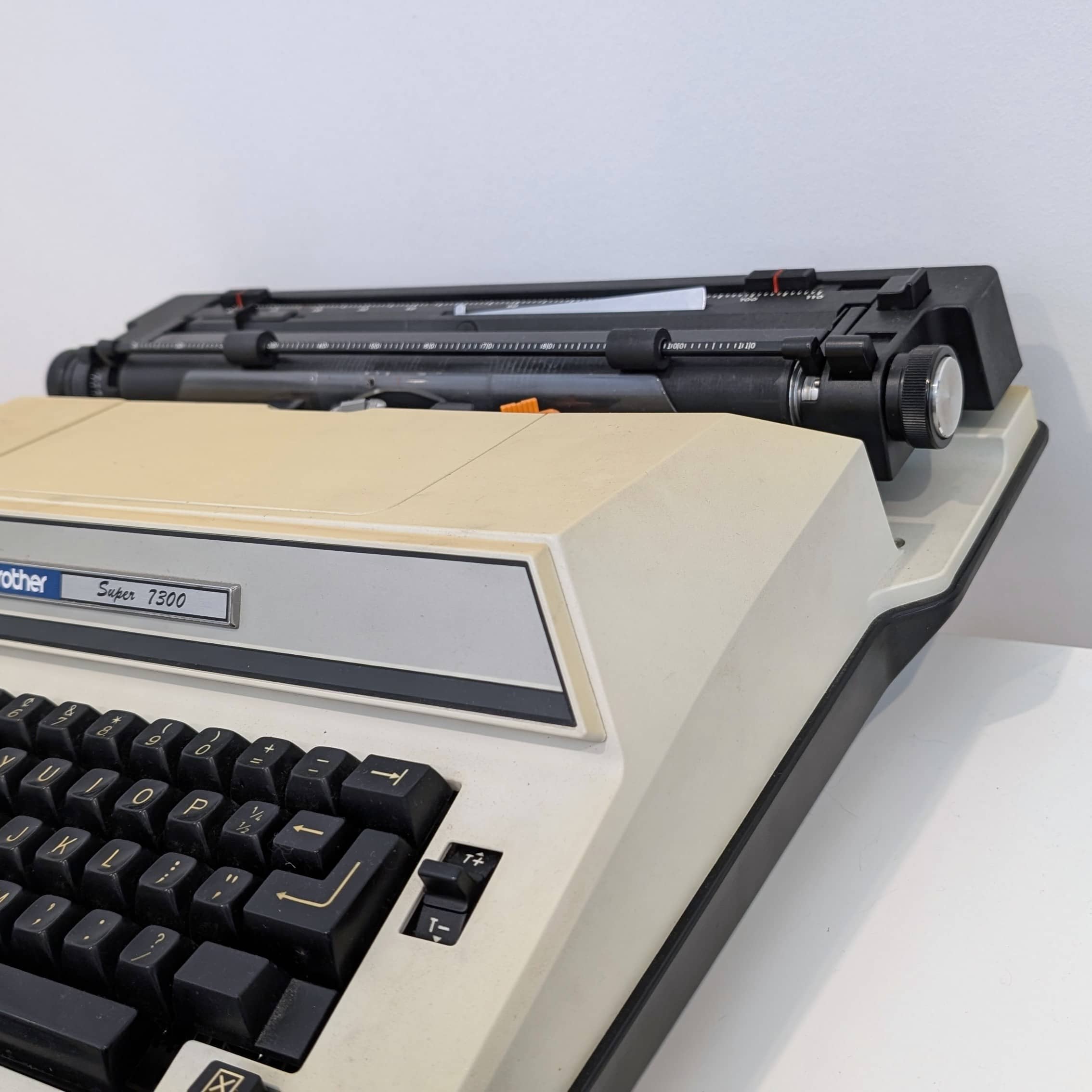 Brother Super 7300 Typewriter - Image 4